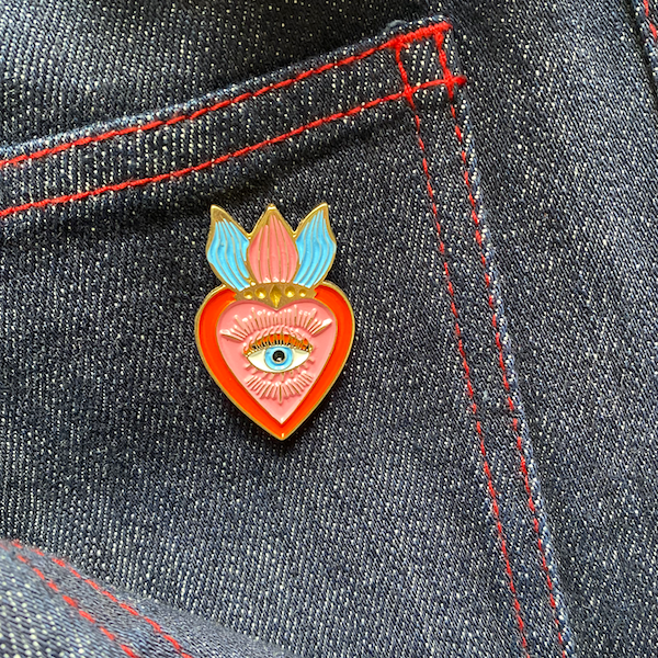 Pin metálico Corazón místico