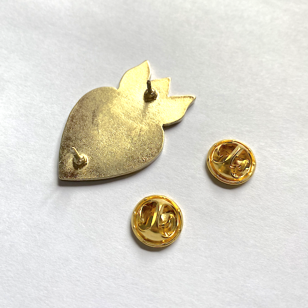 Pin metálico Corazón Floreado