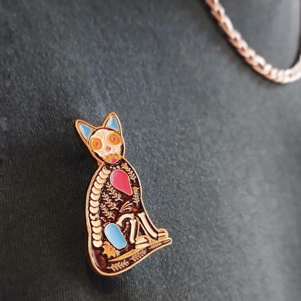 Pin metálico Gatito Calavera